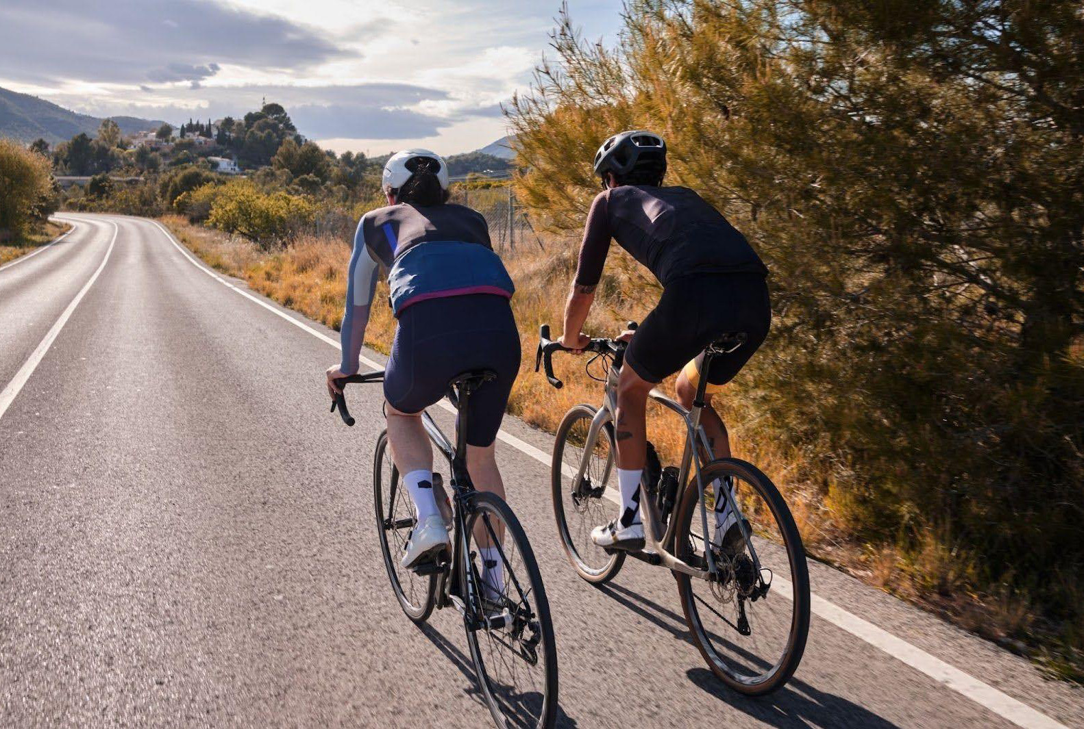 allenamento ciclismo zona 2 uscita lunga su strada