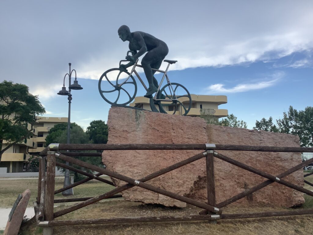 Monumento Marco Pantani - Foto originale scattata da Ciclismo Oltre la Corsa a Cesenatico