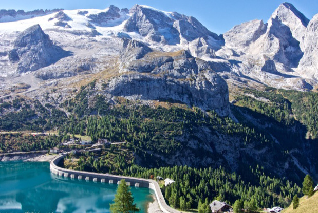 Passo Fedaia: la salita che guarda la Marmolada